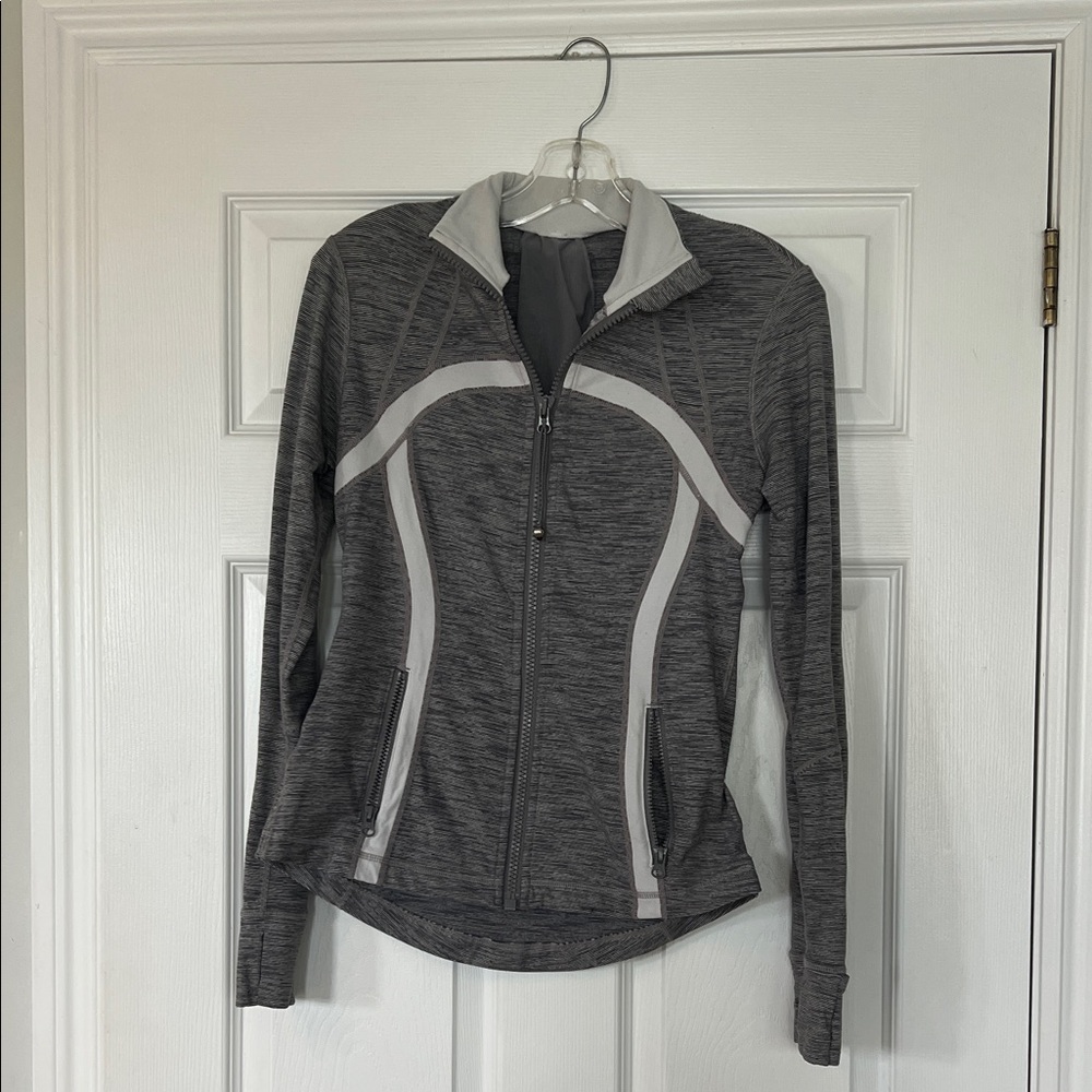 lululemon athletica Gray and White Women's Sweater - Picture 1 of 3